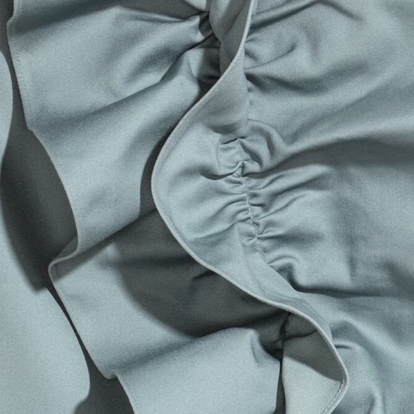 H&M LIGHT TURQUOISE FLOUNCED SKIRT
SIZE US 12 - Picture 5 of 5